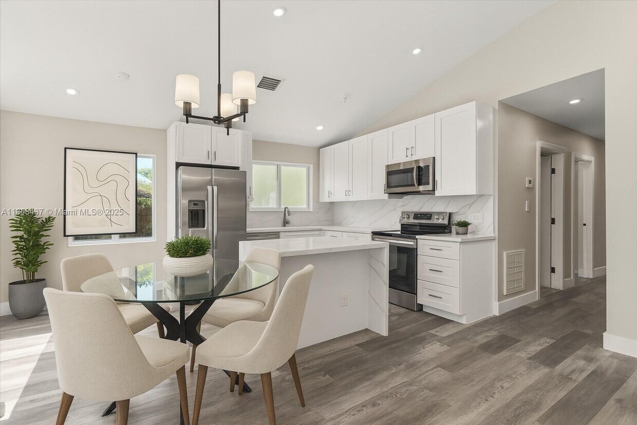 Foto principal - 6120 SW 63rd St