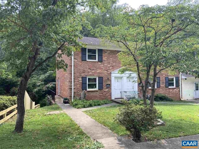 Foto del edificio - 712 Rockcreek Rd