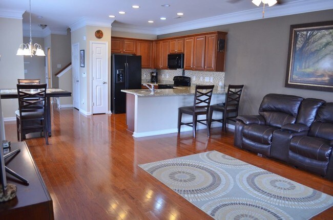 Building Photo - 996 Ambergate Sta