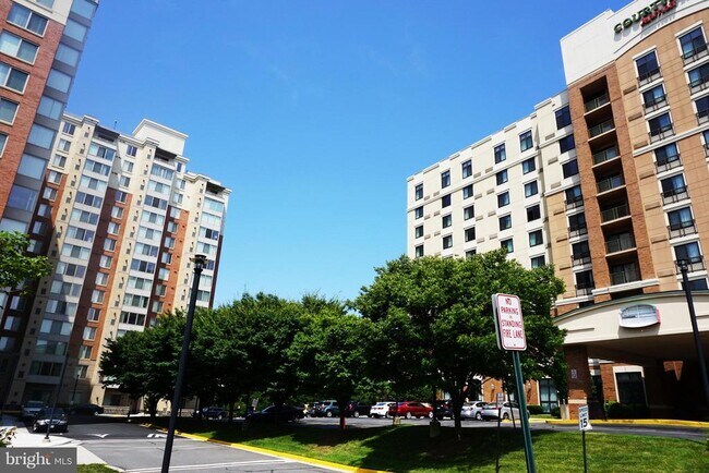 Foto del edificio - 2726 Gallows Rd