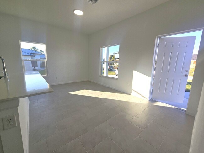 Foto del edificio - Brand New Construction-One bedroom + One bathroom-SW Lehigh ACres