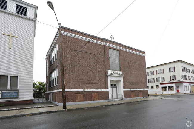 Building Photo - 559-571 Summer St