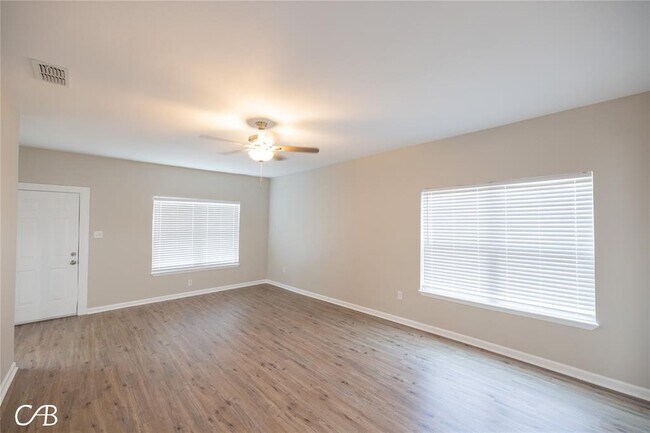 Building Photo - 2525 Ross Ave