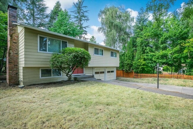 Photo - Charming 3 bedroom 3 bathroom house in Tigard!