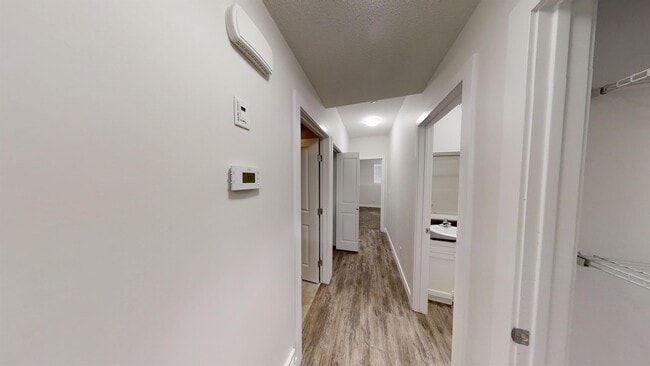Photo du bâtiment - 9715B 112 Ave