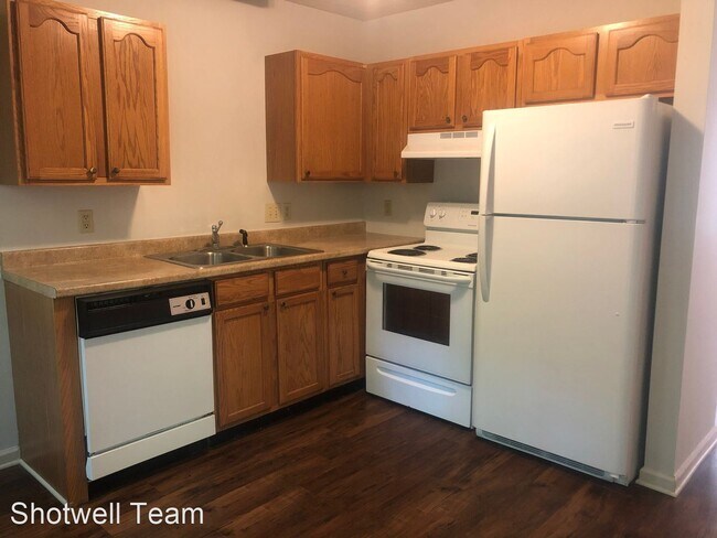 Building Photo - 2 br, 2.5 bath House - 1423 Schoolcraft Way