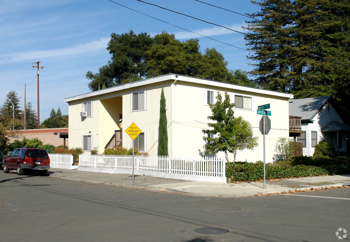 Primary Photo - 1000 Ripley St
