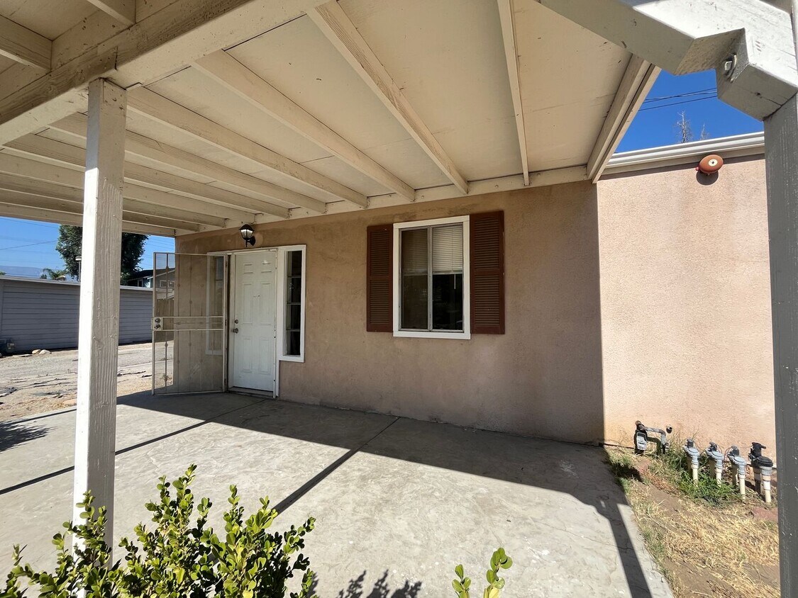 1004 Occidental Dr Unit 1004 1/2, Redlands, CA 92374 Room for Rent in