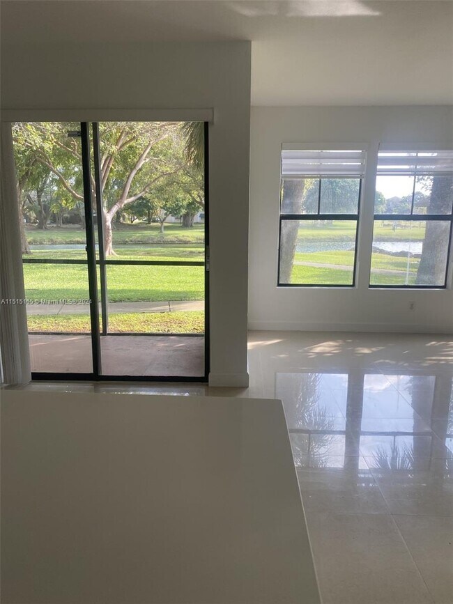 Building Photo - 10691 SW 155th Pl