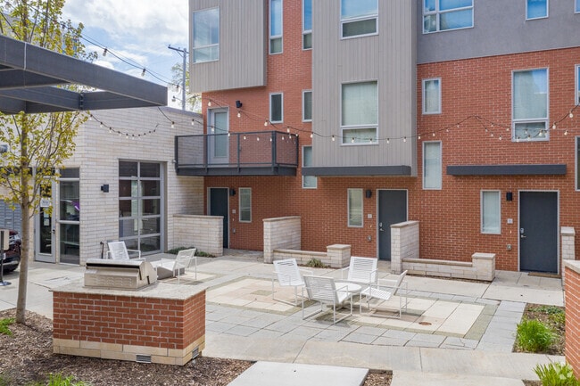Resident Patio Courtyard View - Hazel 8 Apartments