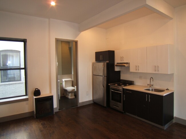Foto del edificio - 1503 Eastern Pkwy
