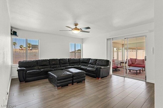 Building Photo - 3956 Clear View Dr