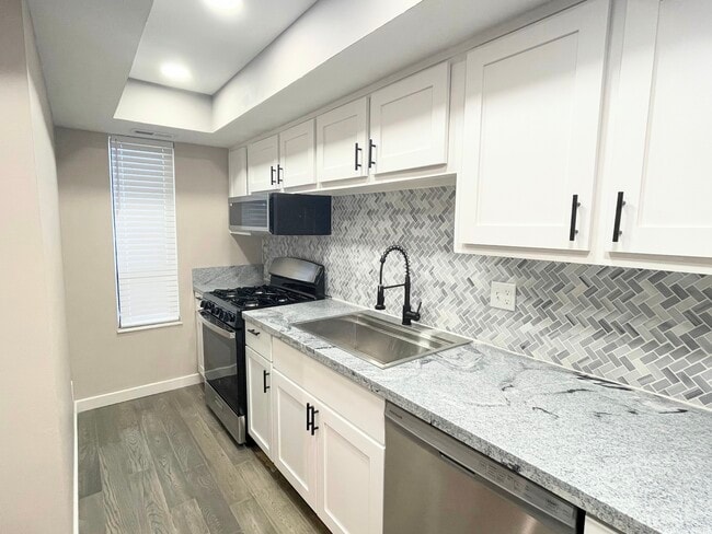 Kitchen - 97 Lancelot Ln