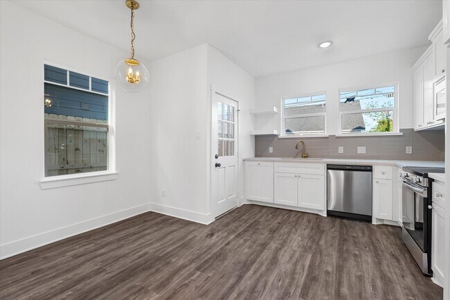 Foto del edificio - 227 S Broadway St