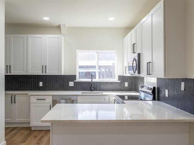 Foto del edificio - 210 Mockingbird Ln W