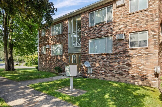 Foto del edificio - 729 Cedarwood Terrace