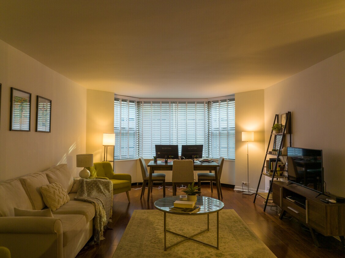 Primary Photo - 535 N Michigan Ave