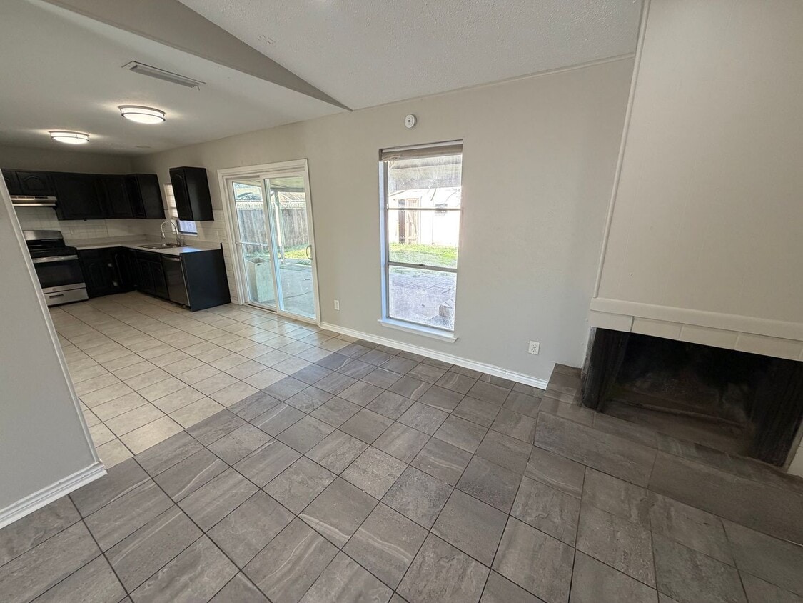 Photo - 315 Paldao Dr (Mesquite, TX)