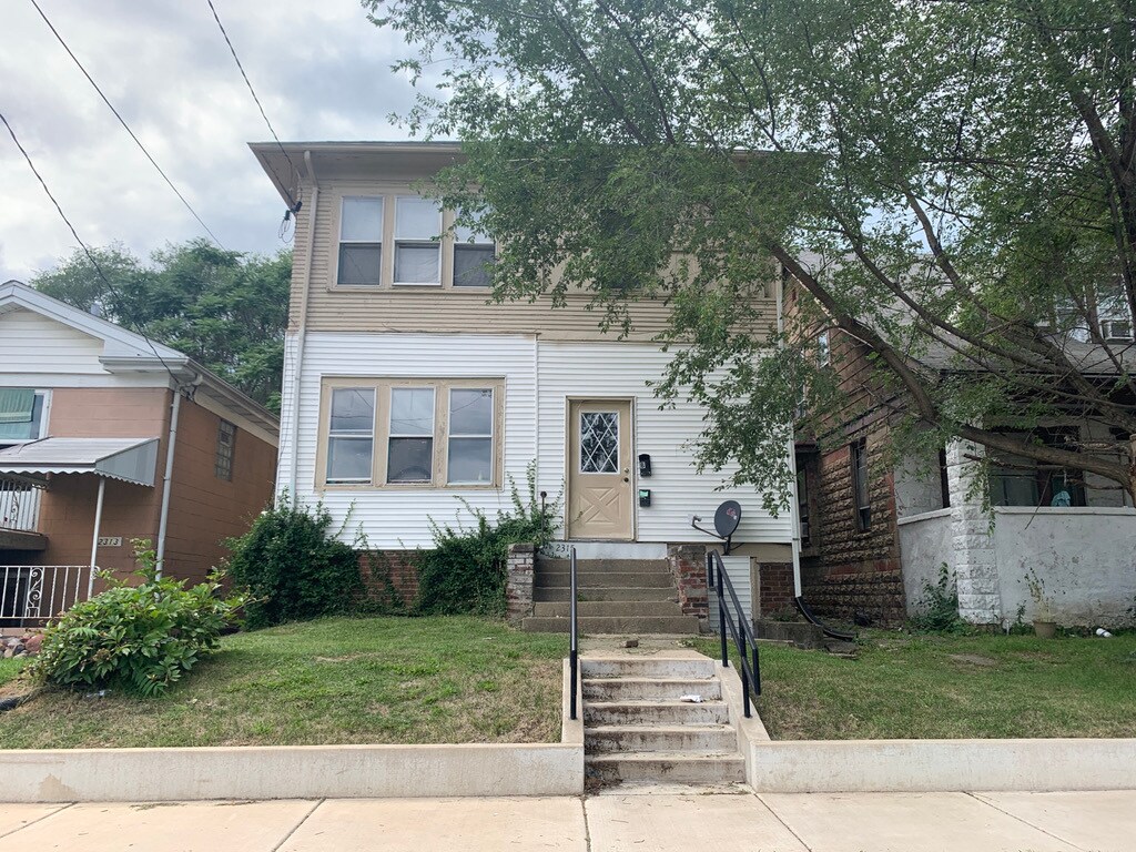 Primary Photo - 2315 N Sheridan Rd