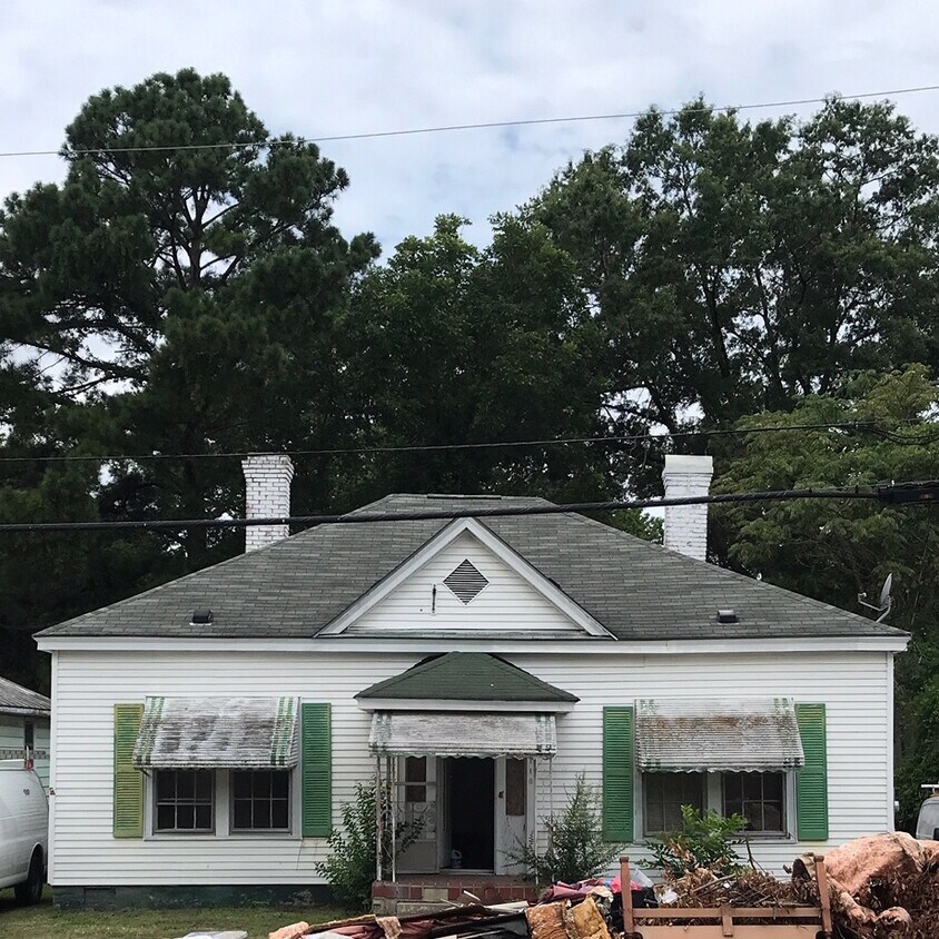 Primary Photo - 110 S Howell St