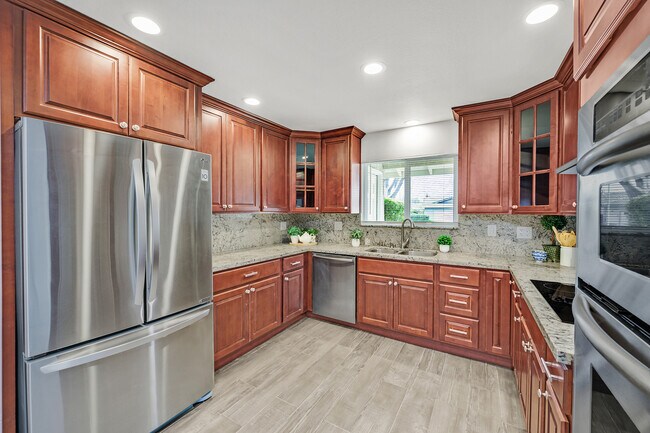 Foto del edificio - 2449 Almaden Blvd