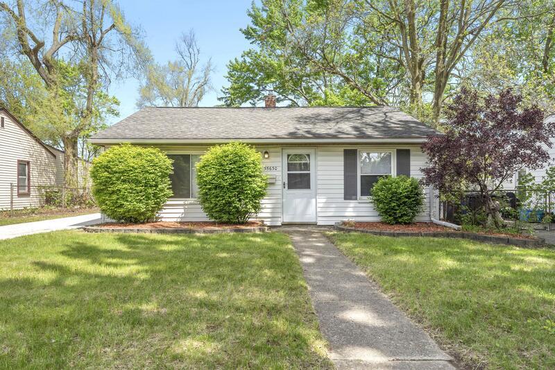 Primary Photo - 35630 Glen St