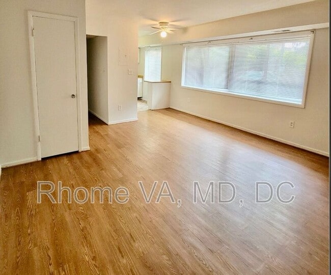 Building Photo - 3220 S 28th St