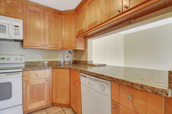 Building Photo - 616 Sea Pine Way