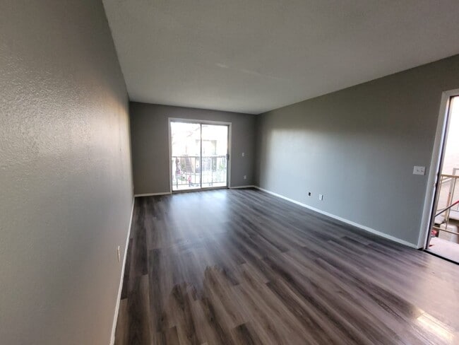 Foto del edificio - 2814 East Marconi Avenue, Unit 203