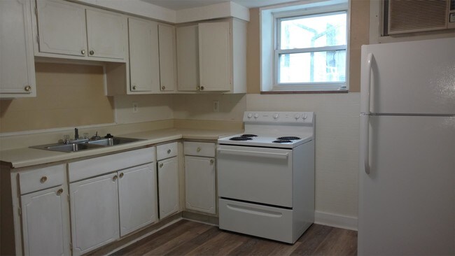 Building Photo - 131 Holston Ct