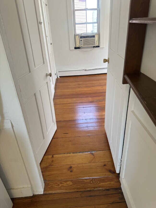 Foto del edificio - Tour 5/29 3pm-4pm. Price reduced!!! 1 Bed ...