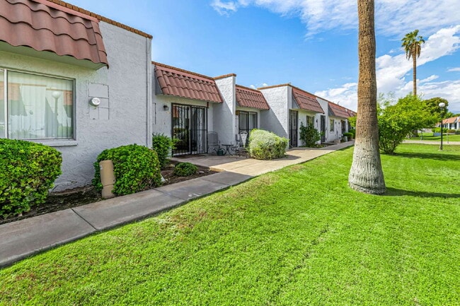 "Charming 1-Bedroom Townhouse in Phoenix –... - "Charming 1-Bedroom Townhouse in Phoenix –...