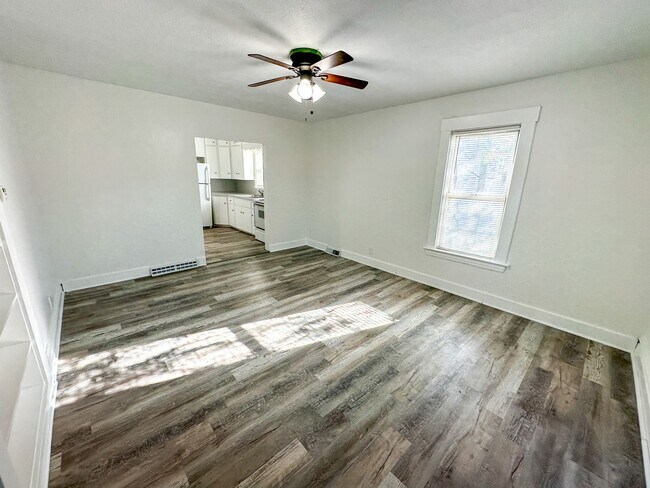 Foto del edificio - 520 Harlan Ave NE