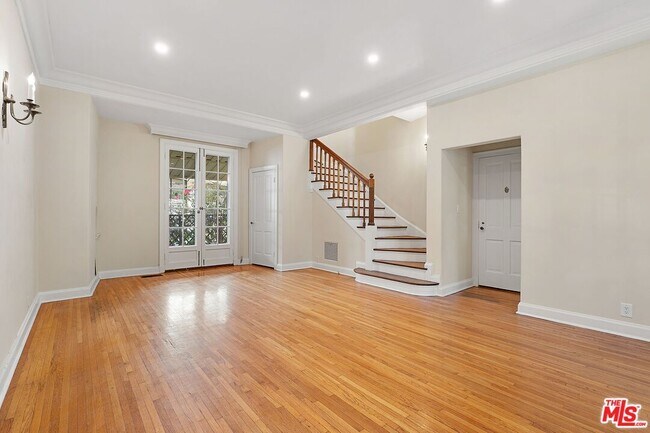 Foto del edificio - 420 S Beverwil Dr