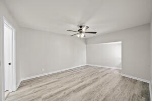 Foto del edificio - 4726 Bay Point Rd