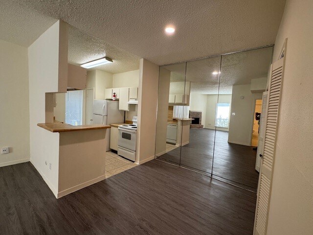 Foto del edificio - 8370 Jorine Dr