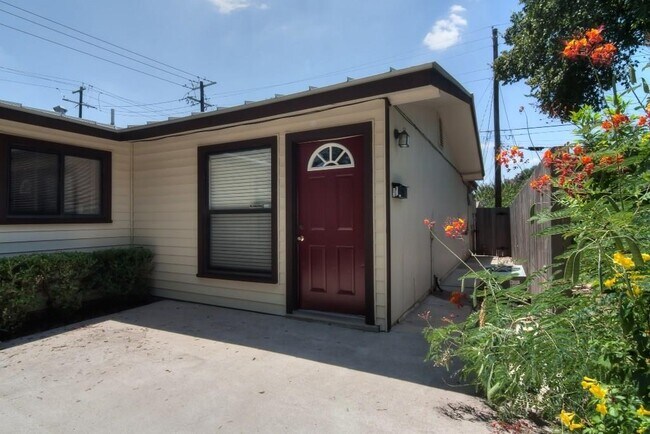 Foto del edificio - 1615 Westmoor Dr