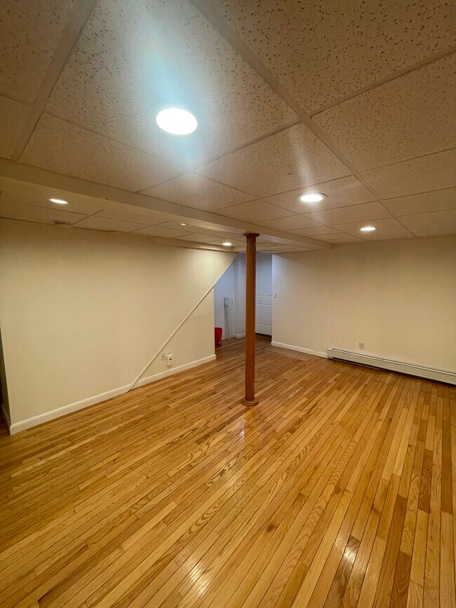 14 Gardner St Unit Studio apartment, Peabody, MA 01960 Apartments in