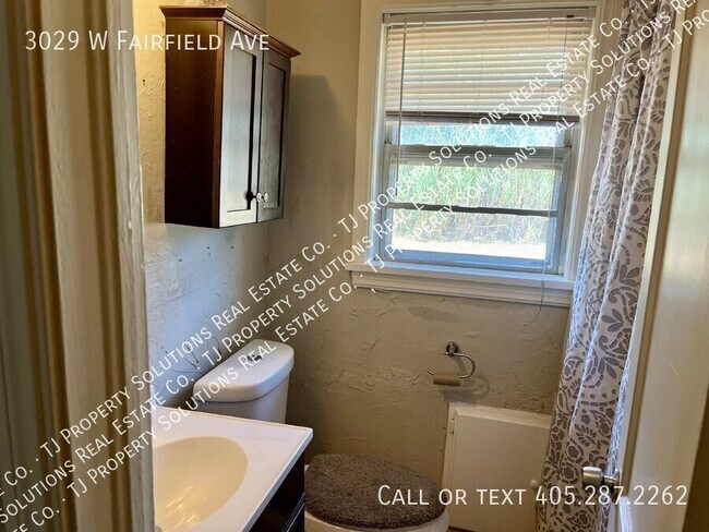 Foto del edificio - Three-bedroom home near Lake Hefner