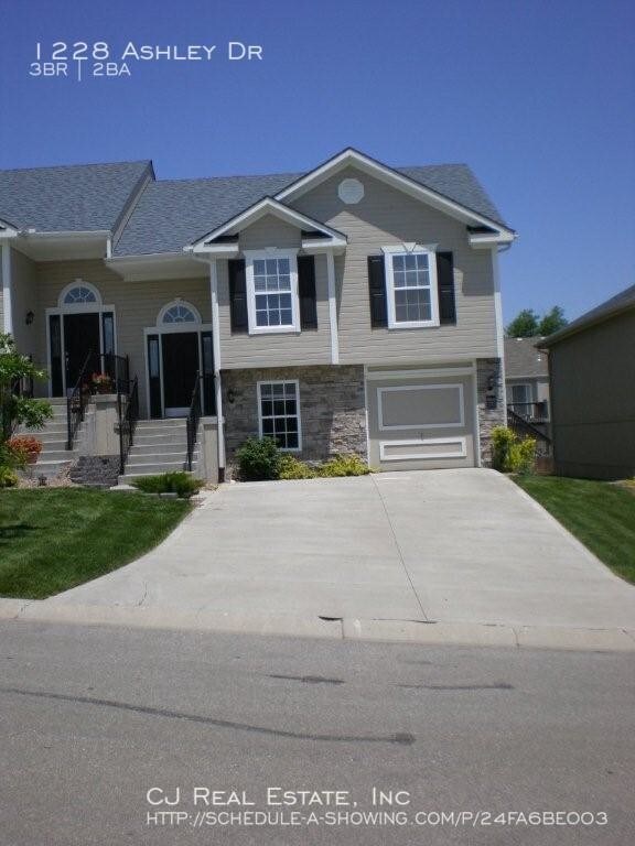 Primary Photo - 1228 NW Ashley Dr