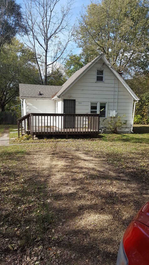 Primary Photo - 3801 Algonquin Blvd