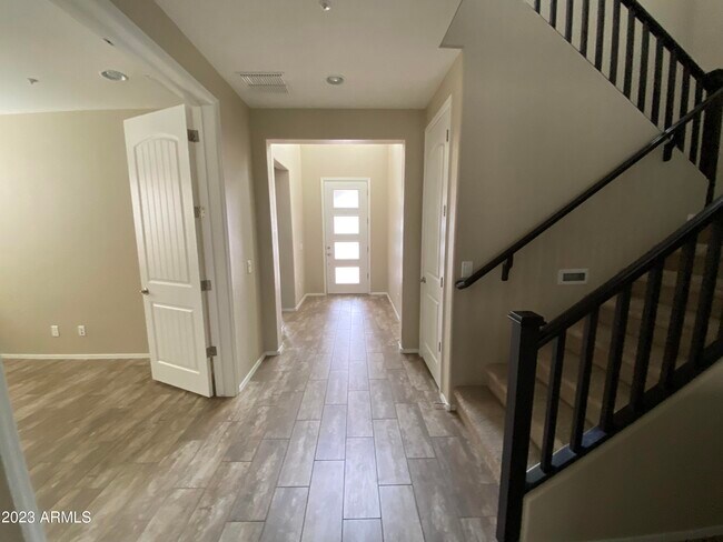 Building Photo - 3386 E Tiffany Ct