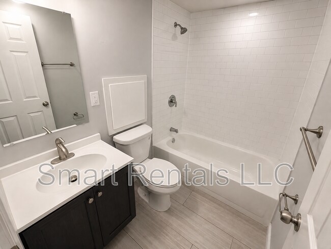 Building Photo - 2509 Bellevue Ave