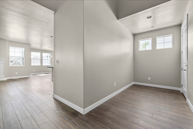 Building Photo - 5065 W Willow Way