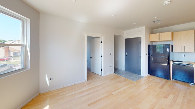 Building Photo - 256 Ames St