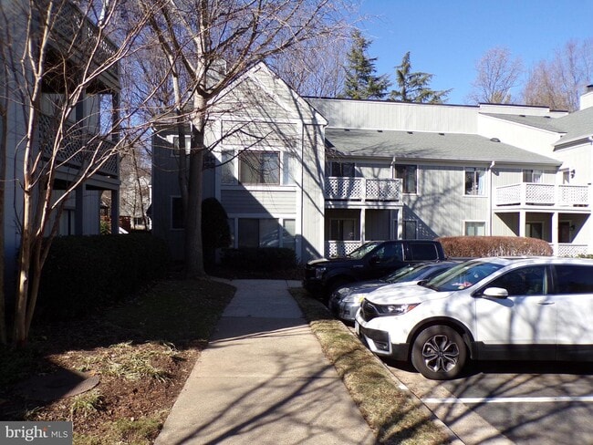 Building Photo - 2295 Hunter's Run Dr