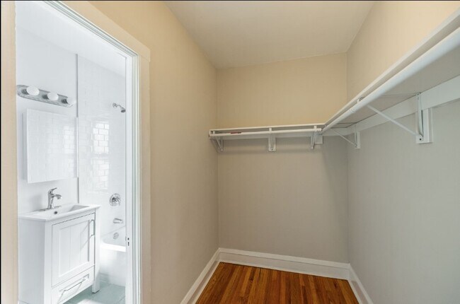 Building Photo - 2708 N Spaulding Ave