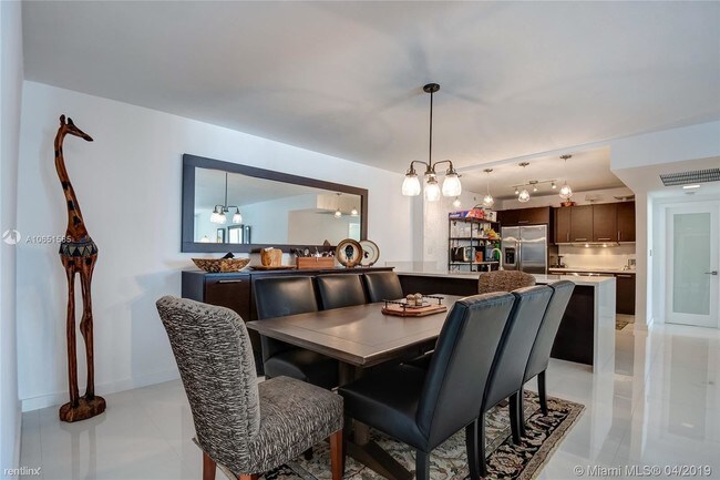 Foto del edificio - 2 br, 2.5 bath Condo - 1000 West Ave Apt TS9