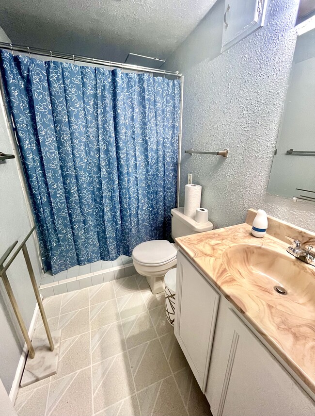 Bathroom - 2618 S Lewiston St