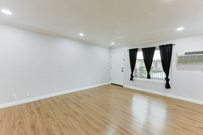 Foto del edificio - 2-Bed, 1.5-Bath Condo in Convenient El Cajon Location